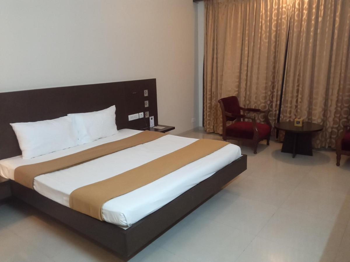 Rns One Otel Subrahmanya Dış mekan fotoğraf