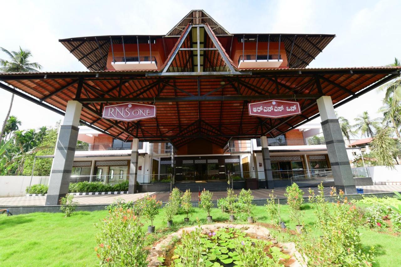 Rns One Otel Subrahmanya Dış mekan fotoğraf